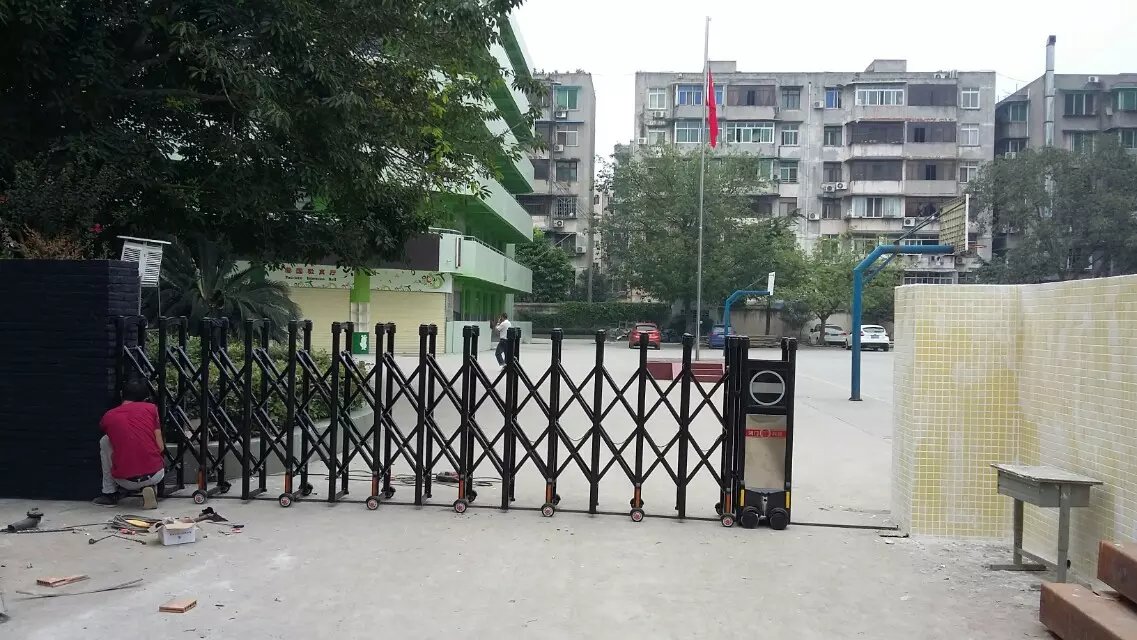桐乡市桐乡市深圳市伸缩门
